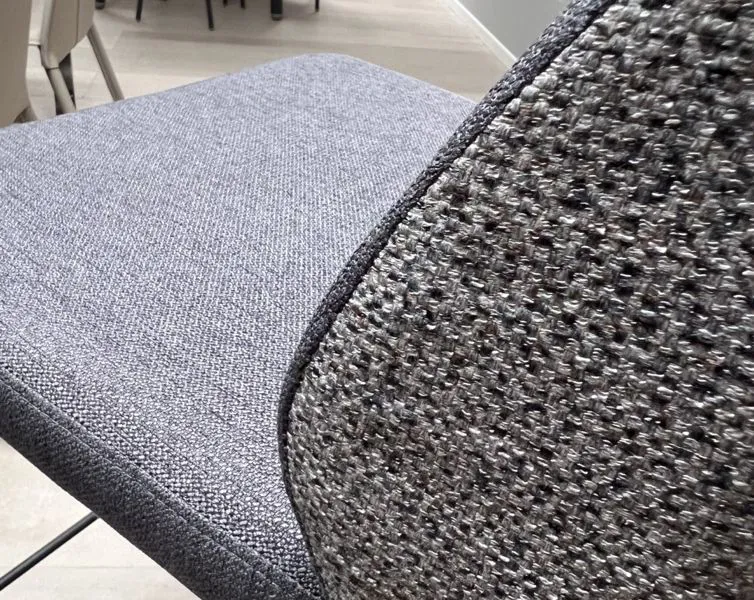 Tavoli e sedie d'arredamento presso Mobili Castelli a Illasi, Verona.