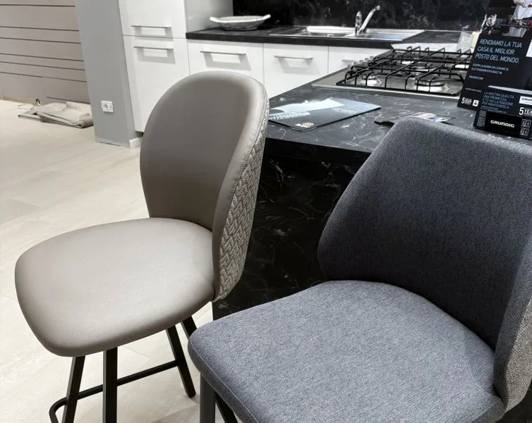Tavoli e sedie d'arredamento presso Mobili Castelli a Illasi, Verona.