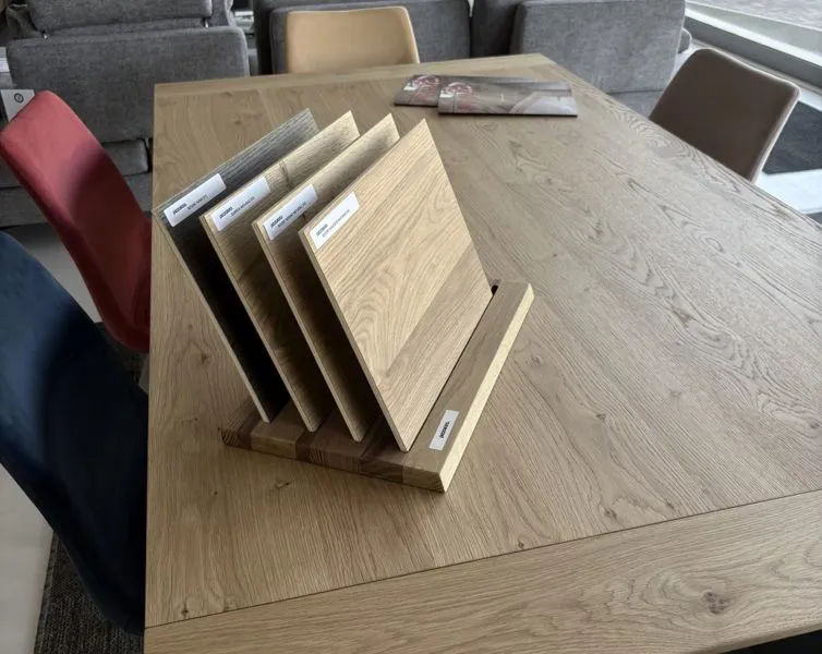 Tavoli e sedie d'arredamento presso Mobili Castelli a Illasi, Verona.