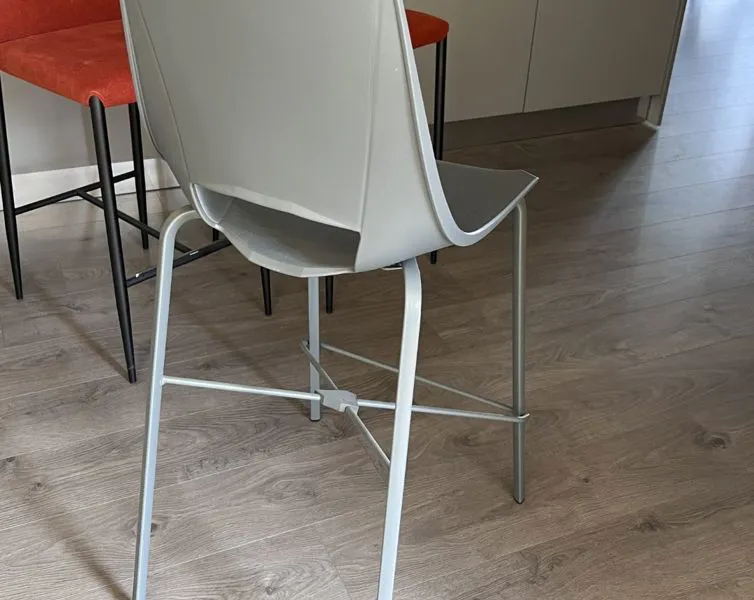 Tavoli e sedie d'arredamento presso Mobili Castelli a Illasi, Verona.