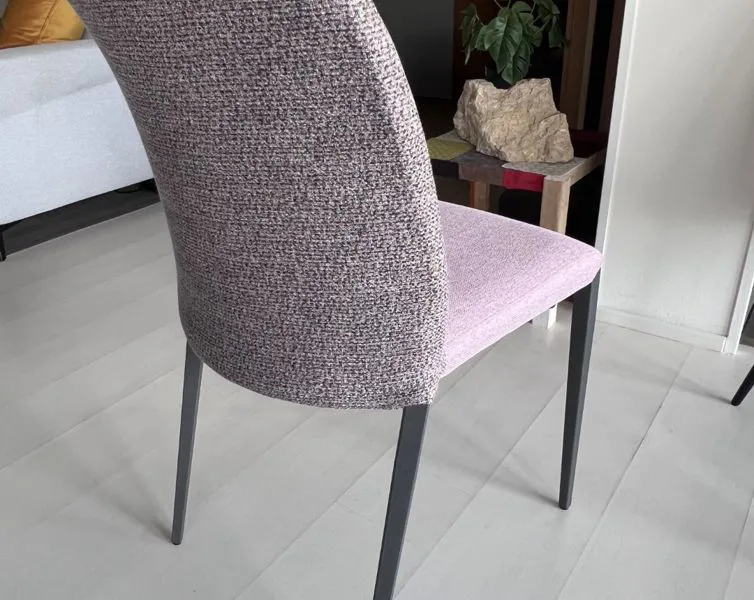 Tavoli e sedie d'arredamento presso Mobili Castelli a Illasi, Verona.