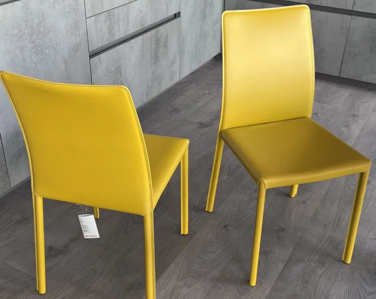 Tavoli e sedie d'arredamento presso Mobili Castelli a Illasi, Verona.
