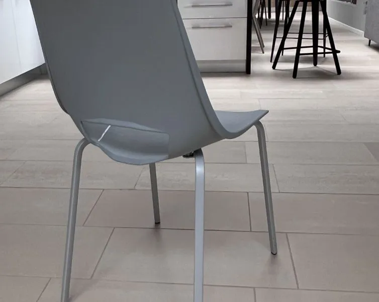 Tavoli e sedie d'arredamento presso Mobili Castelli a Illasi, Verona.
