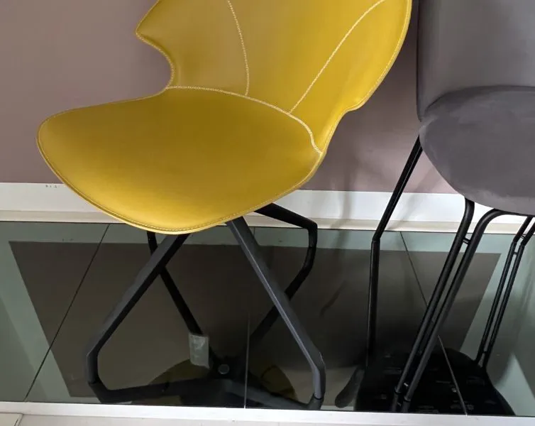 Tavoli e sedie d'arredamento presso Mobili Castelli a Illasi, Verona.