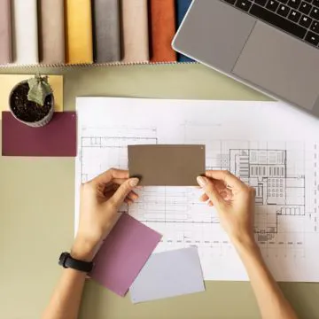 Interior design che sviluppa un progetto