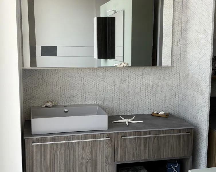Bagno arredato da Mobili Castelli